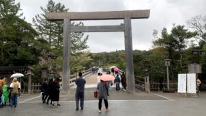明日は雨の可能性が高いですが神宮125社巡りランを実施予定